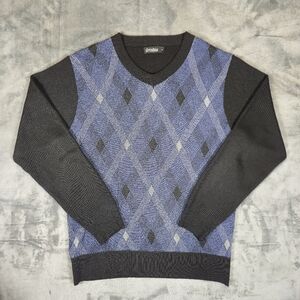 Studio Argyle Diamond Patterend Sweater Size Medium